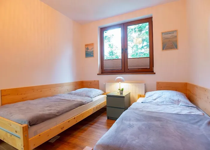 Przy Szlaku, Bezplatny Parking *